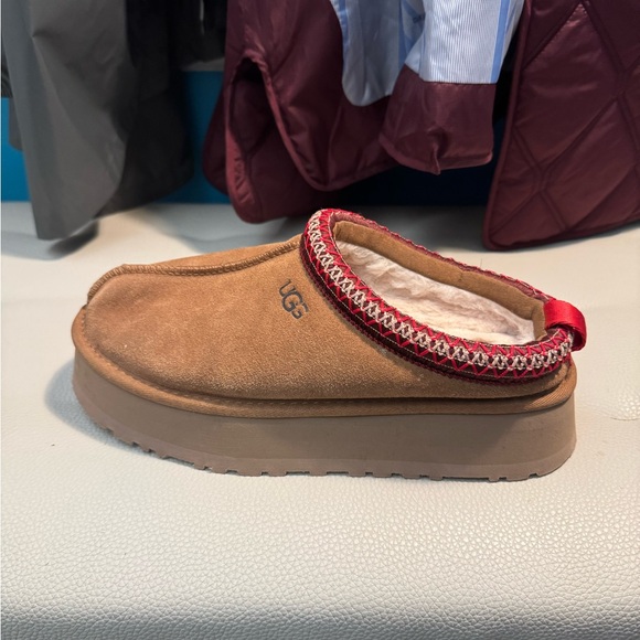 Ugg Platform Tazz Slippers. Womens, Size 9 - Picture 3 of 5